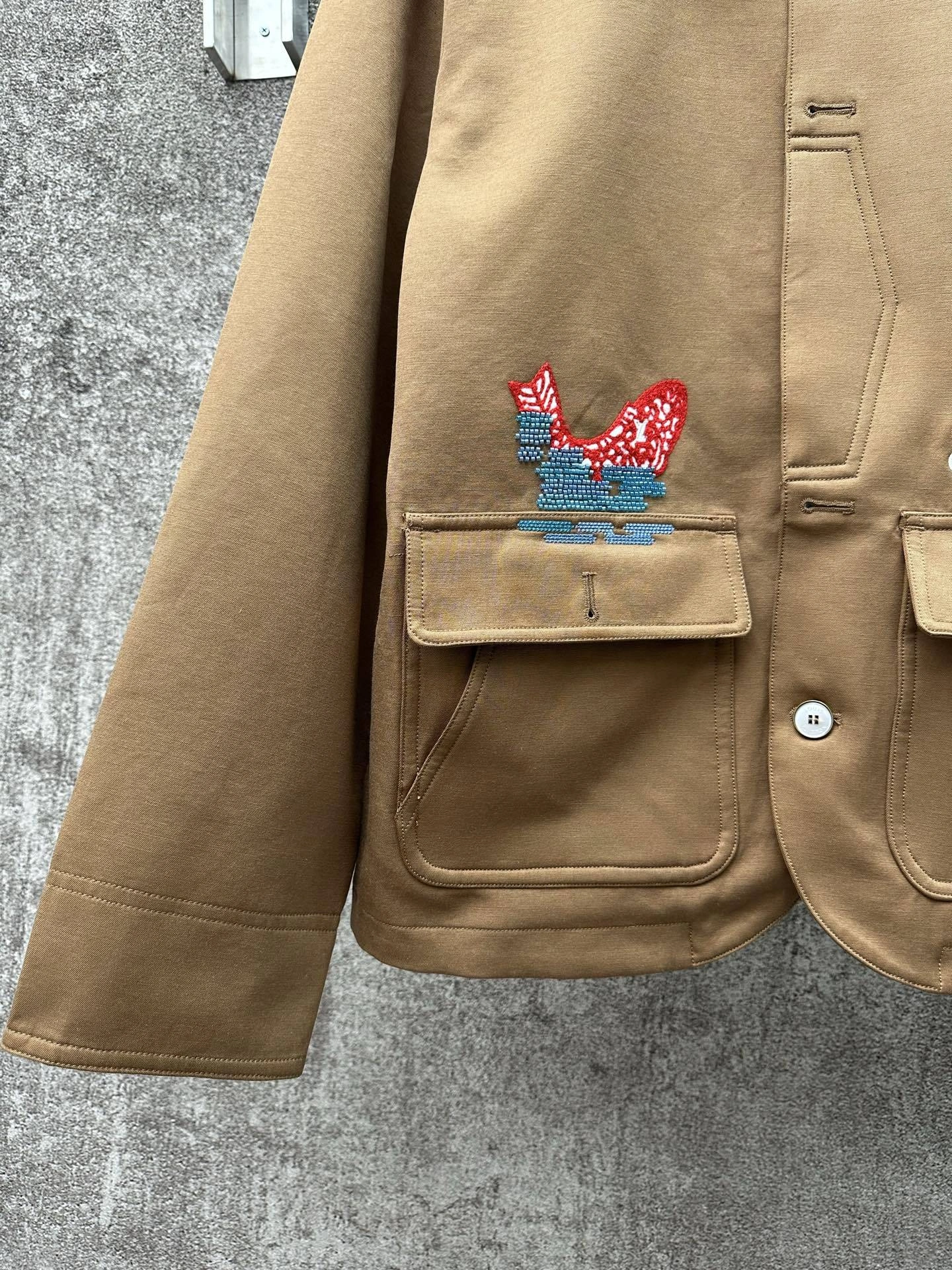 wg.luxury-- 8V Nigo item: E-F431J1719